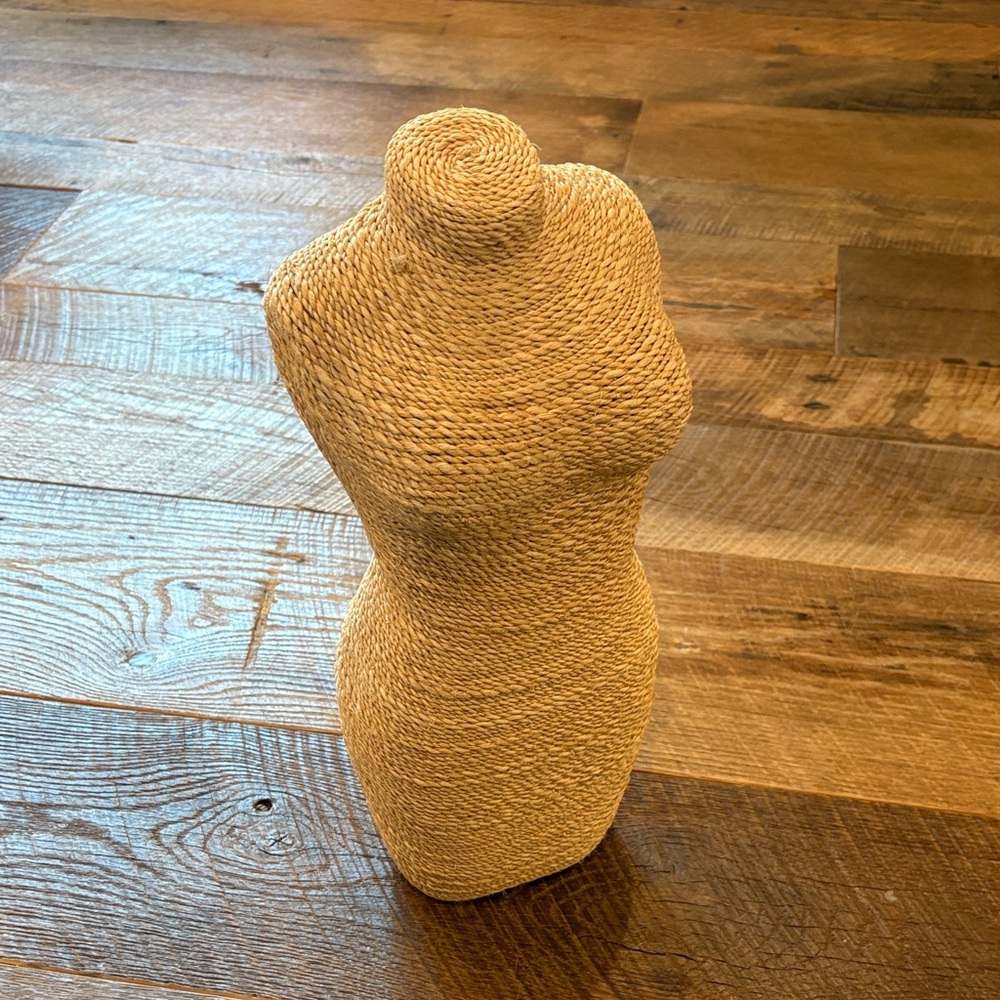 Necklace holder